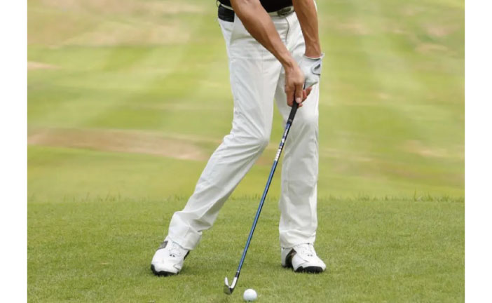 ハンドファーストに打つための正しい腕のローテーションと練習・ドリル